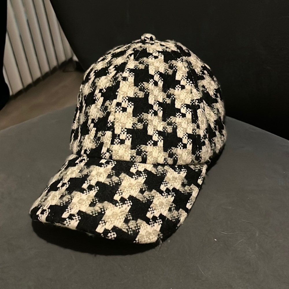 H&M houndstooth sporty style baseball cap